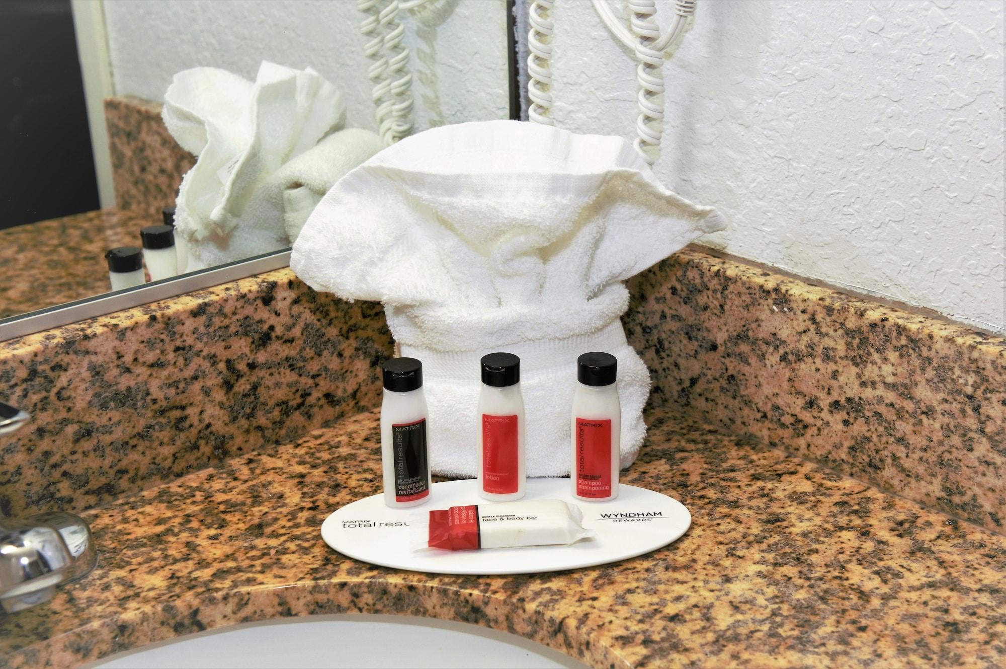 Microtel Inn & Suites By Wyndham Jacksonville Airport Zewnętrze zdjęcie