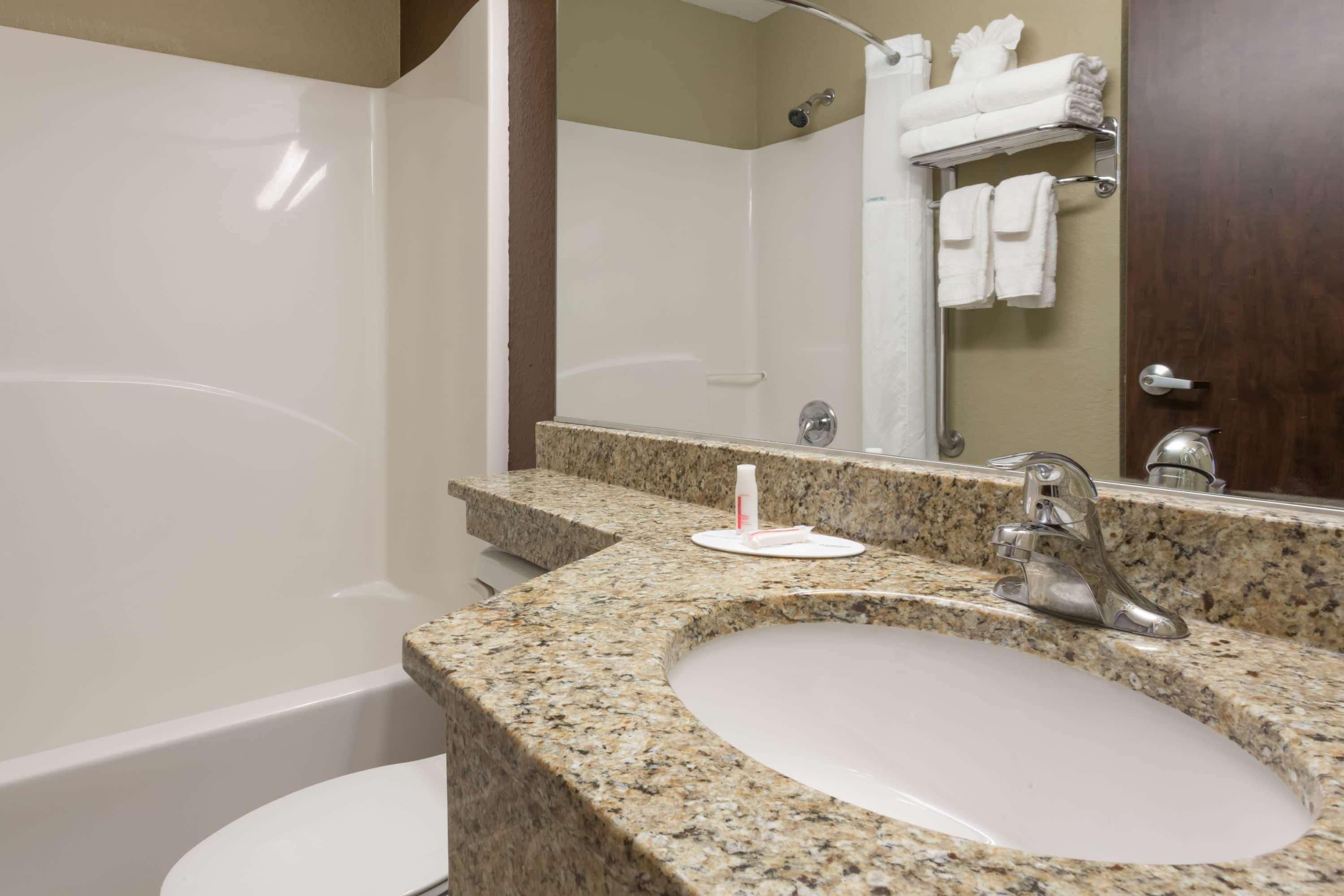 Microtel Inn & Suites By Wyndham Jacksonville Airport Zewnętrze zdjęcie