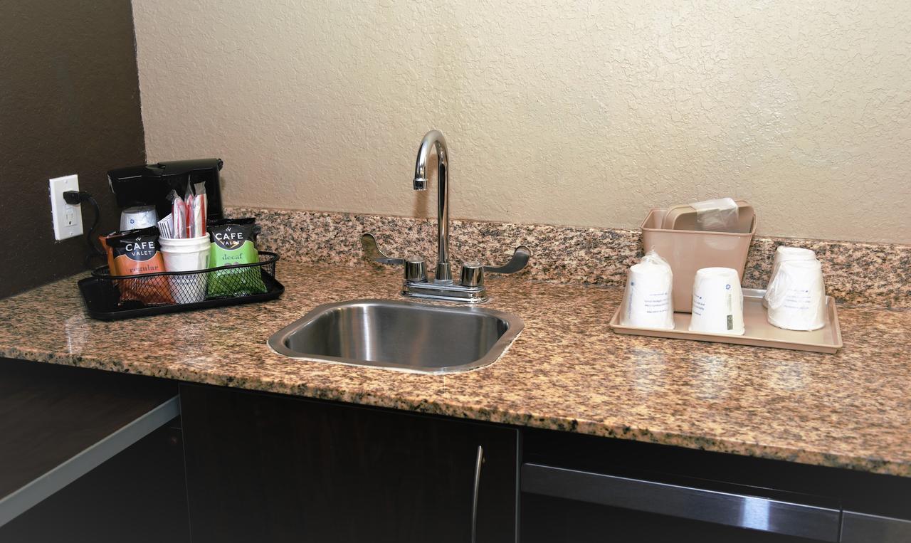 Microtel Inn & Suites By Wyndham Jacksonville Airport Zewnętrze zdjęcie